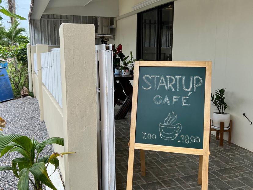 Startup cafe Wang Phong