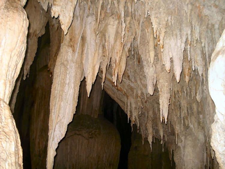 curtain cave