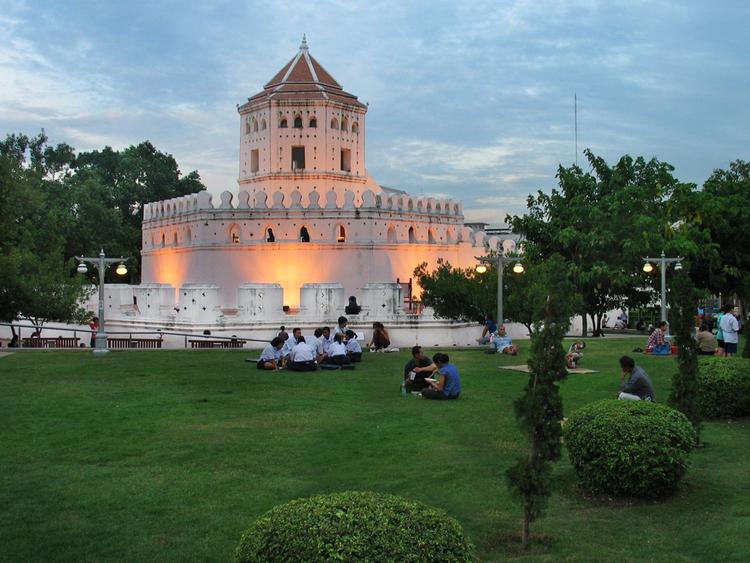 Santi Chai Prakan Park