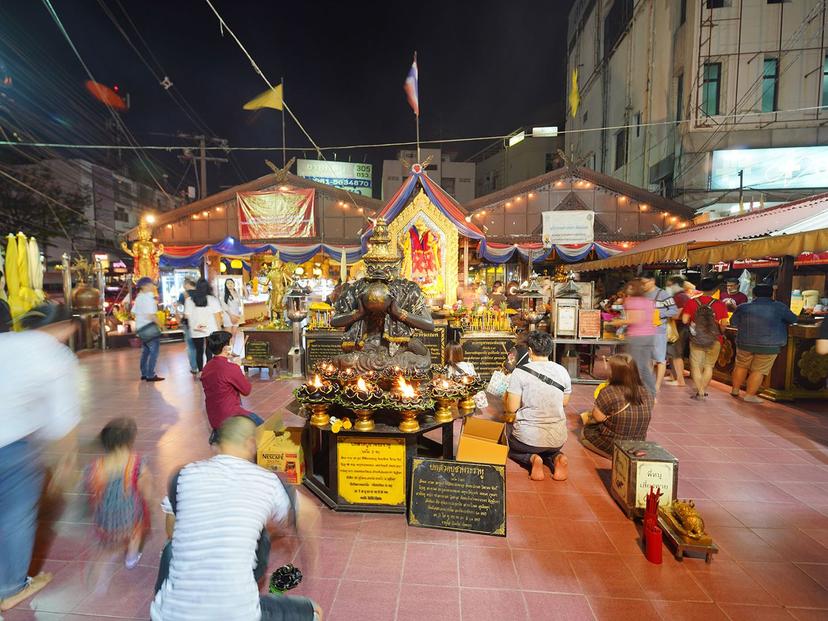 Thewalai Phra Phikhanet, Huai Khwang