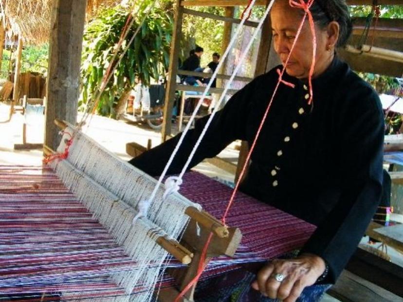 Ban Non Salao Khit Weaving Source