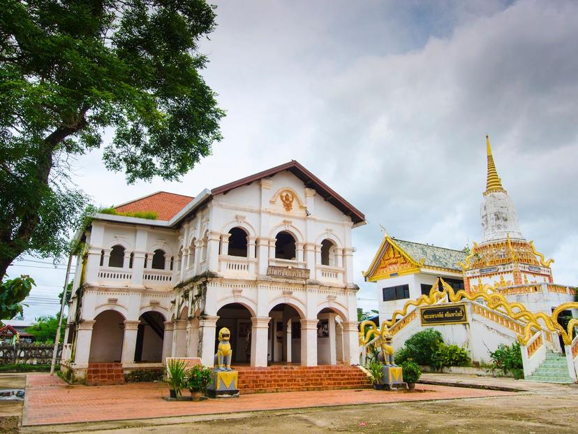 Wat Phra Si Maha Pho