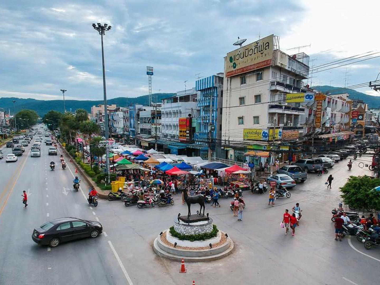 pak chong night market ตลาดไนท์พลาซ่าปากช่อง