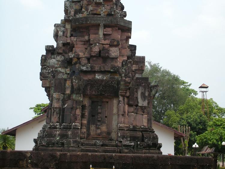 พระธาตุนารายณ์เจงเวง