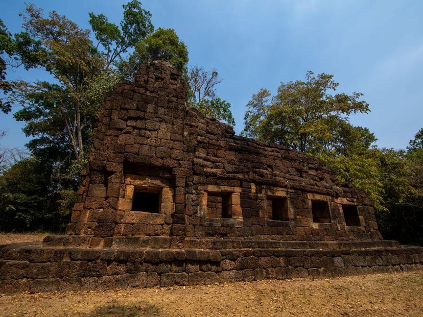 Archaeological sites of Prasat Ta Moan group