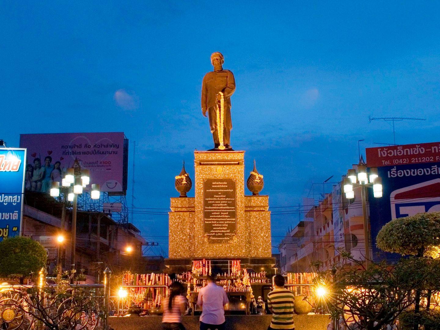 อนุสาวรีย์พระเจ้าบรมวงศ์เธอกรมหลวงประจักษ์ ศิลปาคม