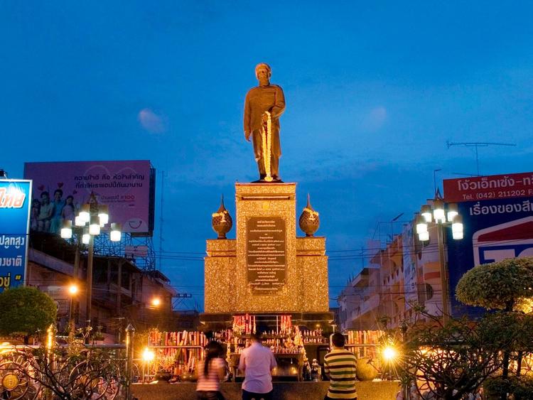 Monument of King Krom Luang Prachak Silpakom