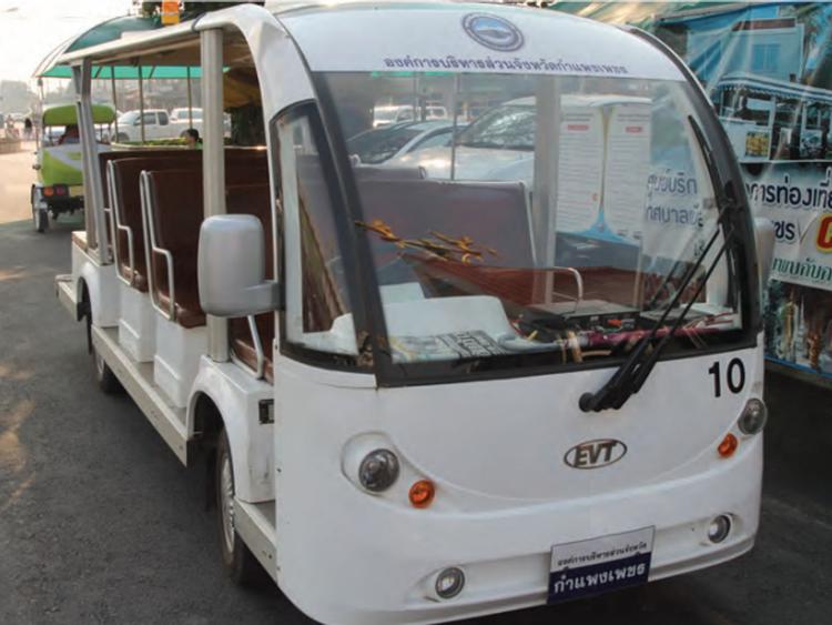 Tram or electric train to see the city of Kamphaeng Phet.