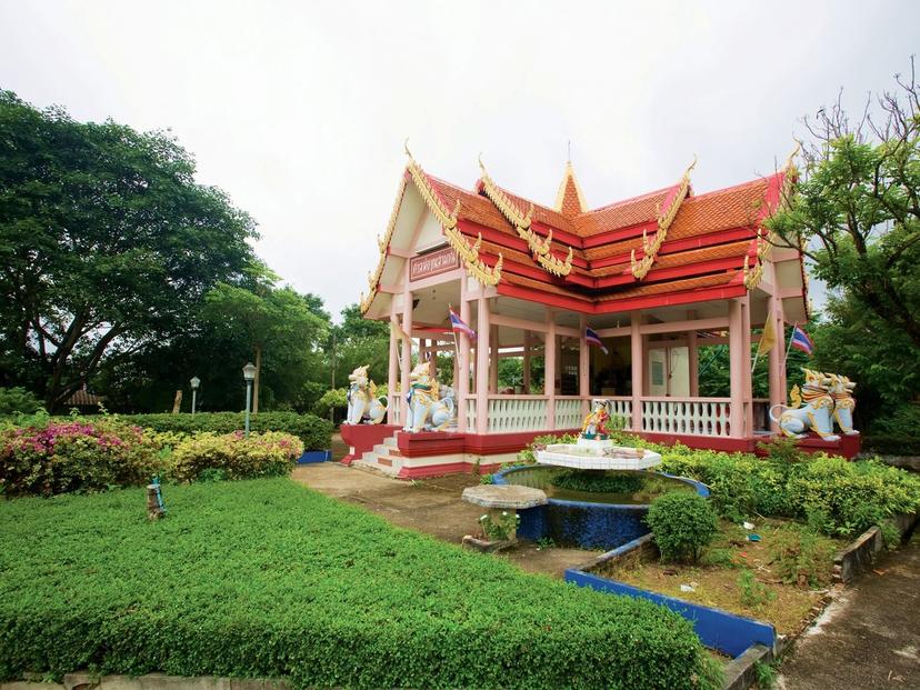 Chao Pho Khun Sam Chon Shrine