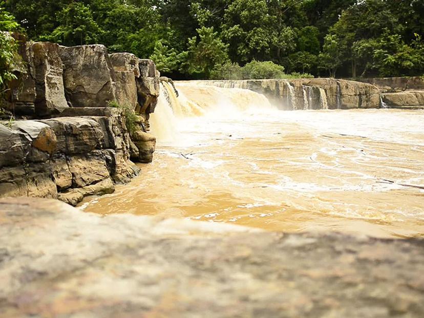 Wang Nok Aen Waterfall (Sakunothayan Arboretum)