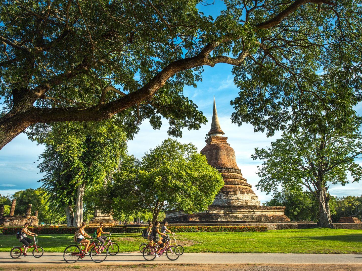 Wat Chanasongkram (Sukhothai Historical Park)