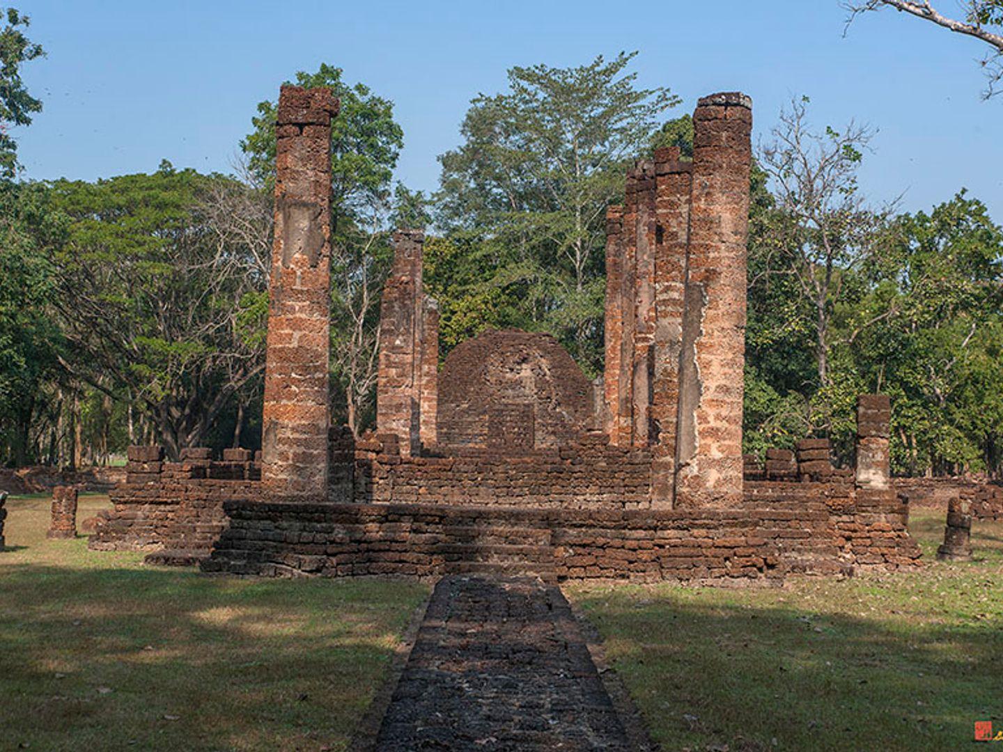 โบราณสถานวัดสวนแก้วอุทยานใหญ่