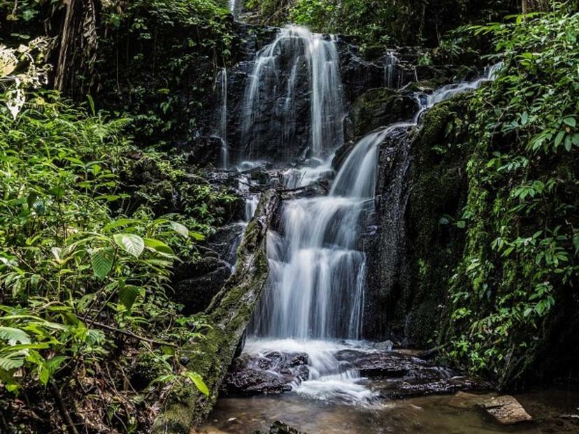 Mae Tho Waterfall