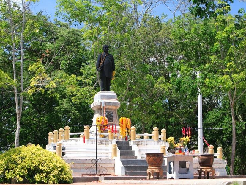 อนุสาวรีย์พระยารัษฎานุประดิษฐ์มหิศรภักดี (คอซิมบี้ ณ ระนอง)