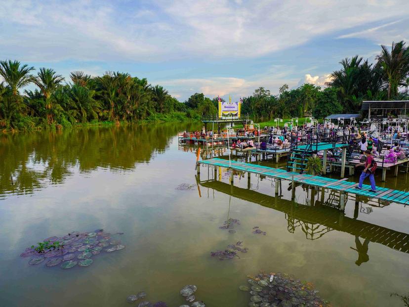 ตลาดน้ำชุมชนยะกังขนม 100 ปี