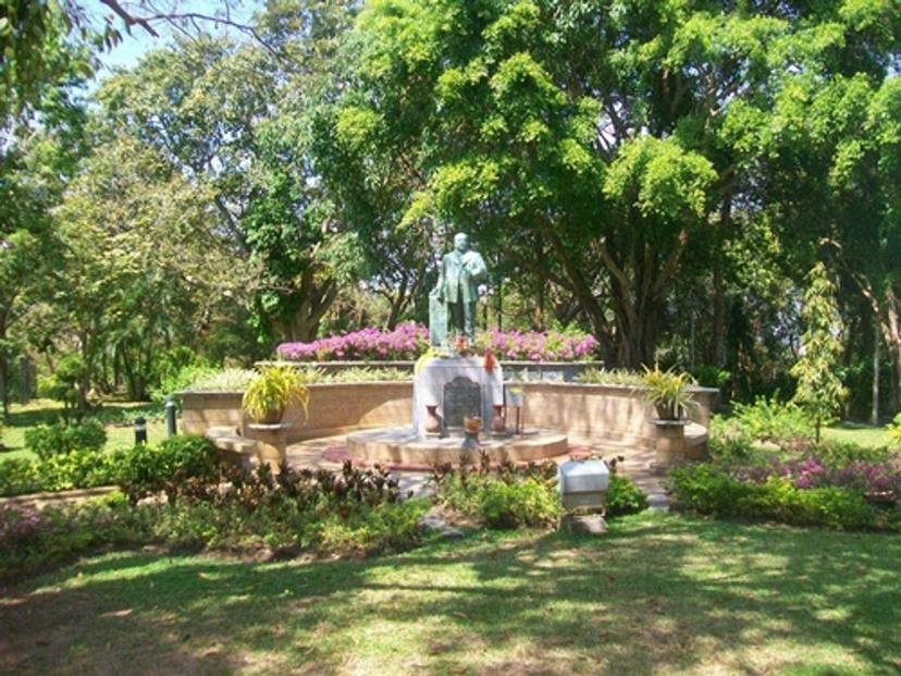 Phraya Ratsadanupradit Monument (Khor Simbi Na Ranong)