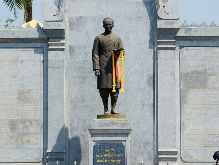 Monument of Phraya Si Sunthon Wohan (Noi Archan Yangkun)