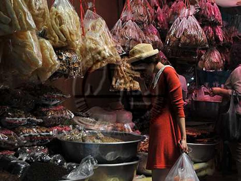 Ban Hat Lek Border Market