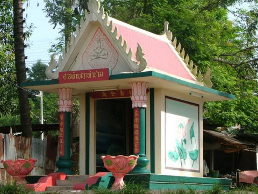 Tha Kham Shrine, Tha Kham Temple