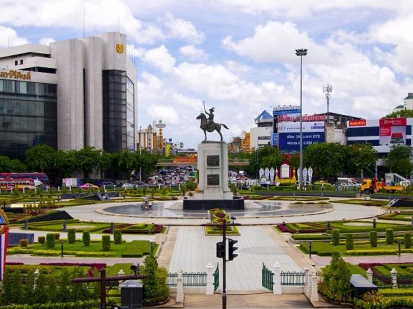 King Taksin the Great Monument