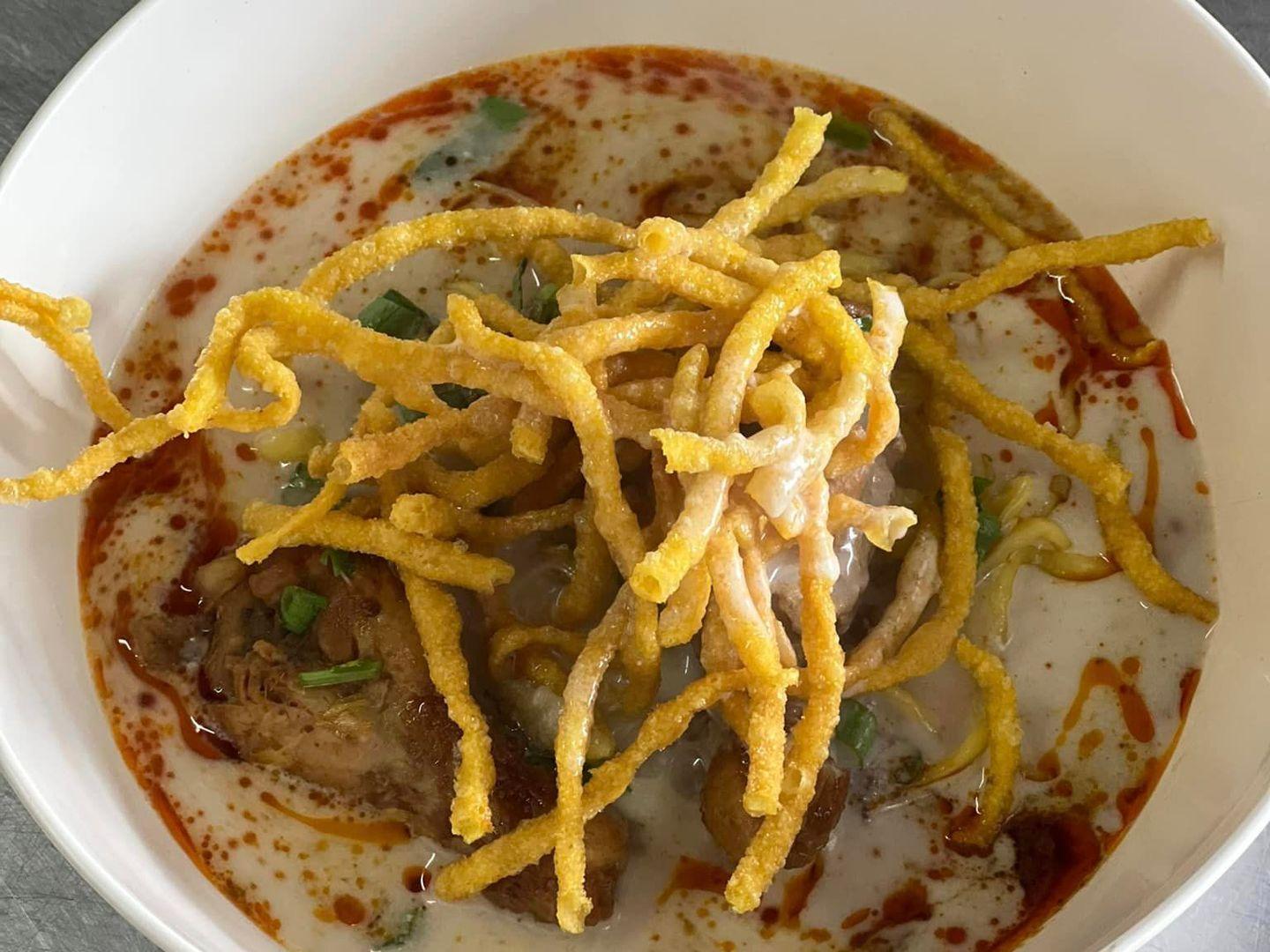 Samojai Khao Soi, Fah Ham