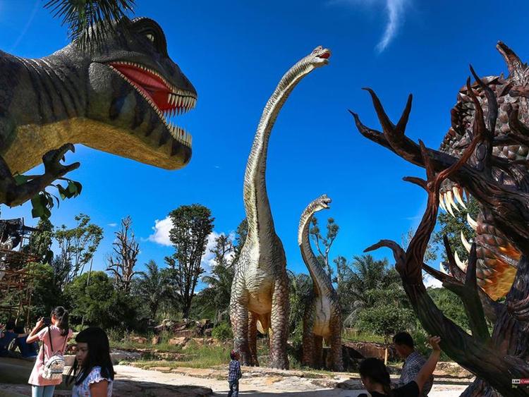 Prachinburi Dinosaur Park