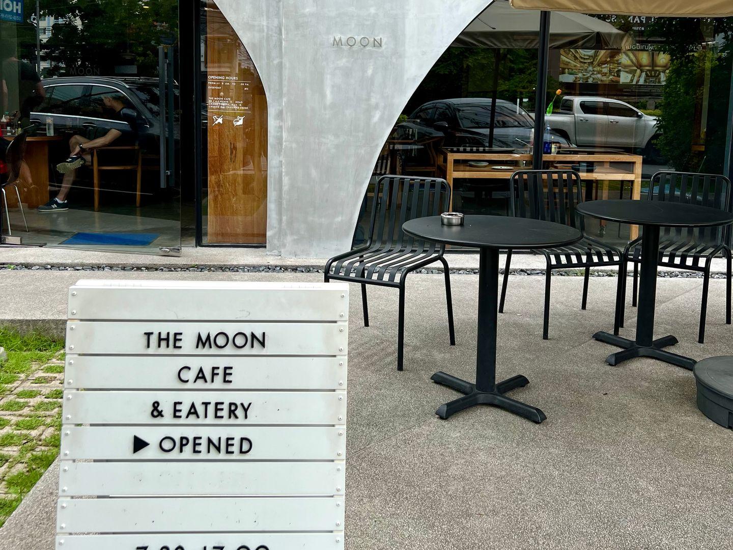 MOON cafe & eatery