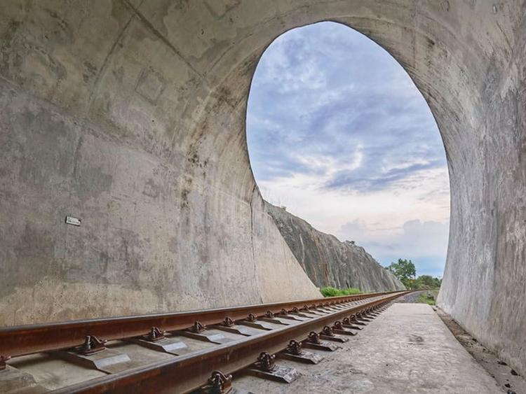 สถานีรถไฟบุใหญ่