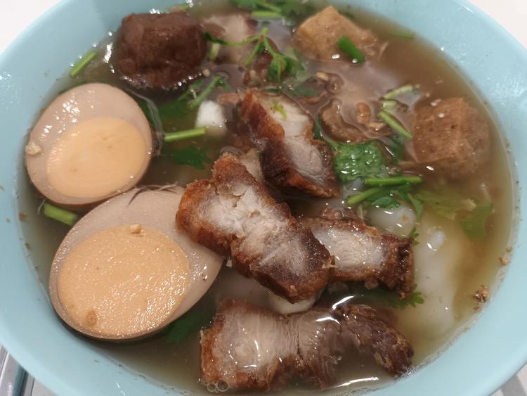 ร้านคุณต๋อย ก๋วยจั๊บน้ำข้น - ตลาดบองมาเช่