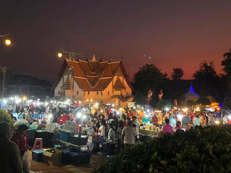 ถนนคนเดินหน้าวัดภูมินทร์ (กาดข่วง)