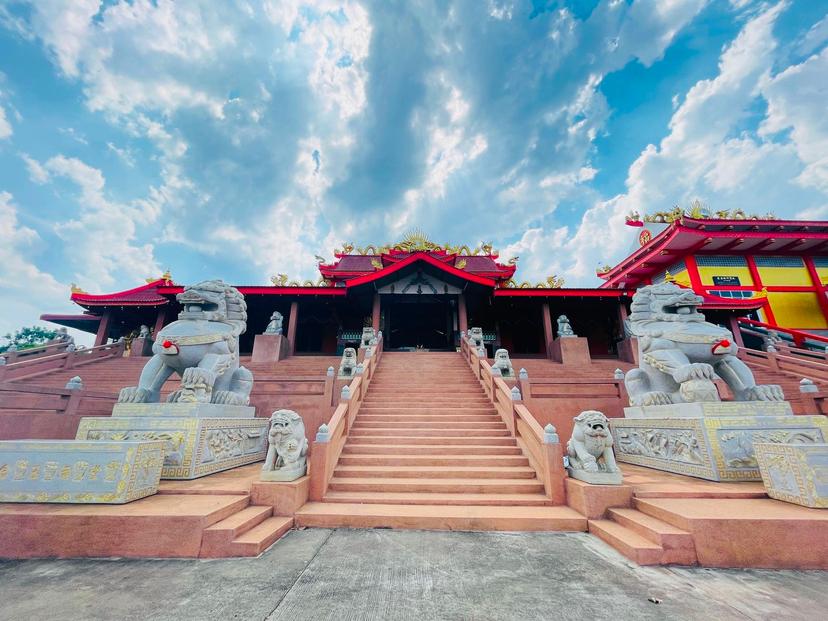 Huay Bong Temple, Phrao