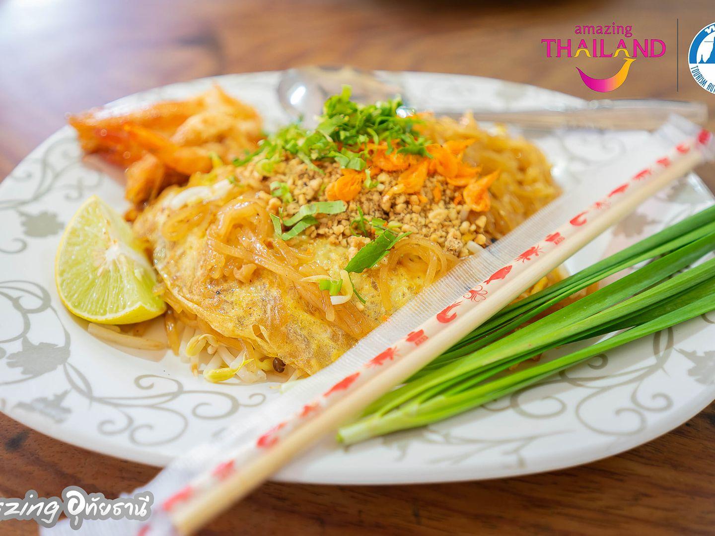 ร้านผัดไทยมรดกโลก (ป้าสมนึก)