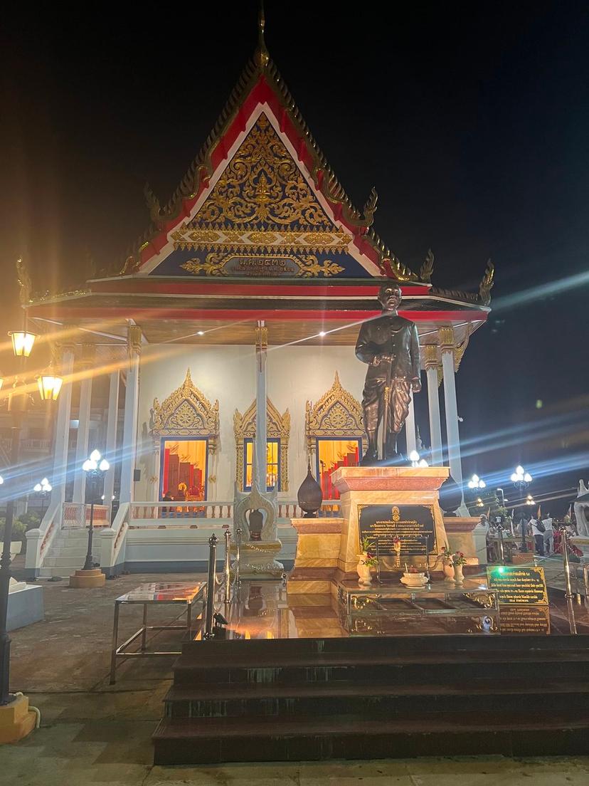 Wat Klang Khao