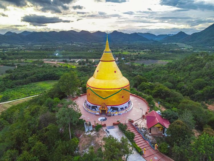 พุทธอุทยานพระธาตุดอยทัพช้าง