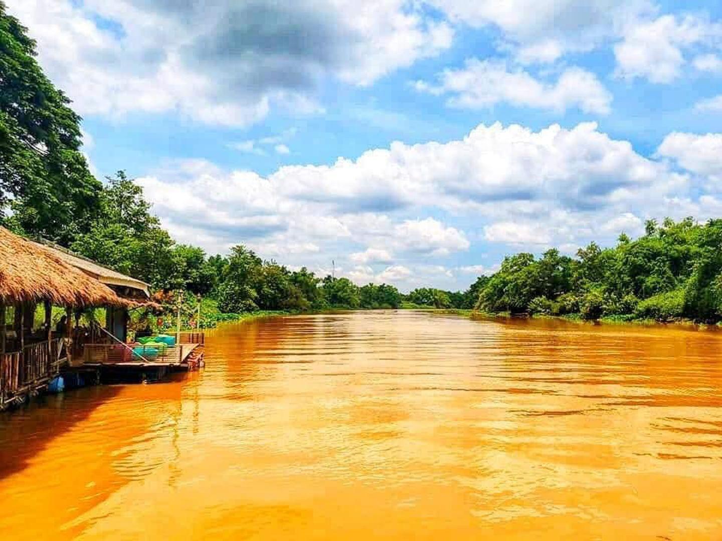 ร้านอาหารเรือนแพ ปราจีนบุรี