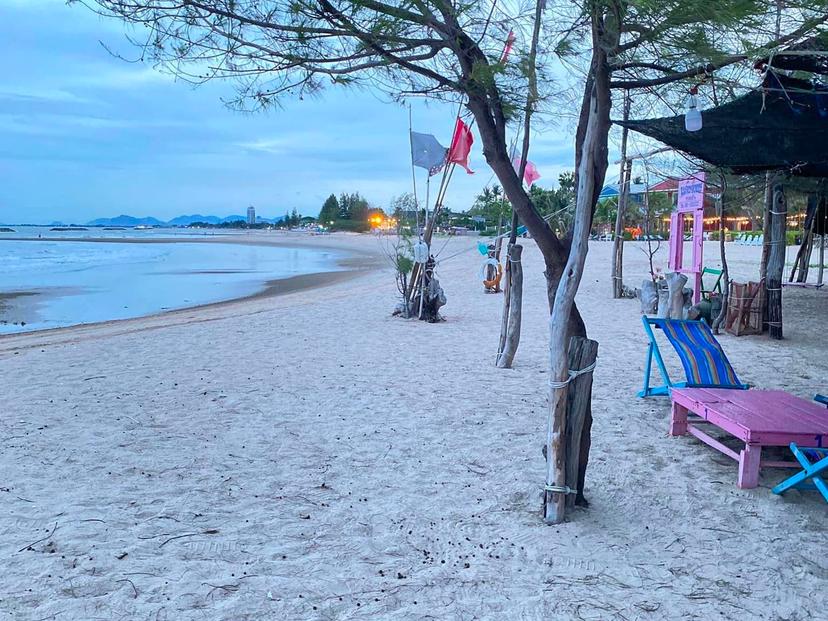 ครัวแก่นจันทร์ หาดเจ้าสำราญ