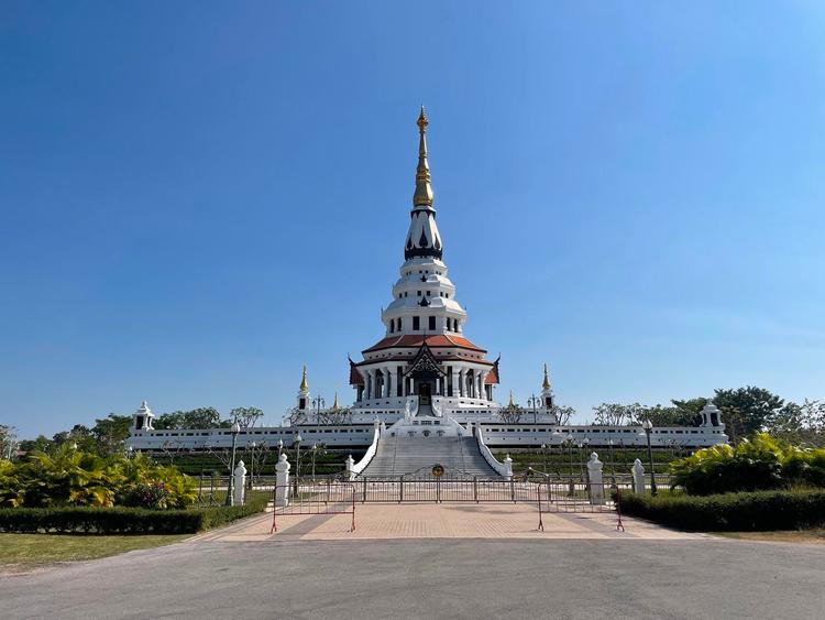 พิพิธภัณฑ์ธรรมเจดีย์ หลวงตามหาบัว